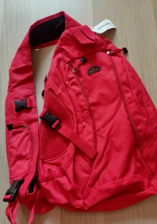 Mochila roja Mapfre sin estrenar