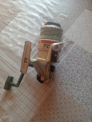 Carrete de pesca Daiwa 7000