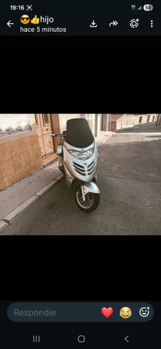 Vespa Plata Scooter