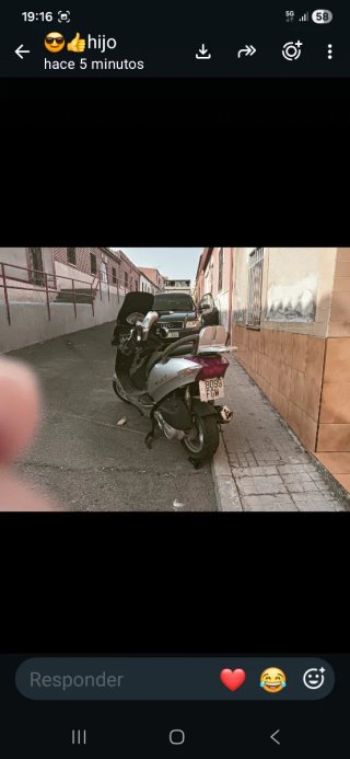Vespa Plata Scooter