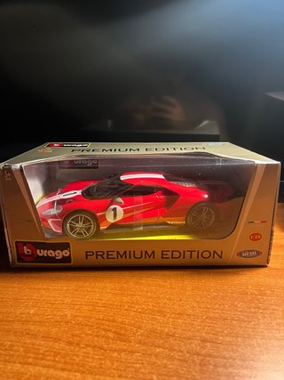 Ford GT 2018 1/18 Bburago