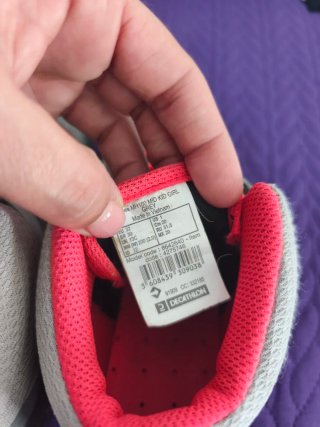 Botas de montaña 2x1 grises y rojas Talla 37y32