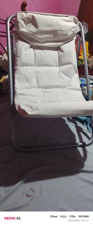 Amaca plegable plateada y blanca Nueva