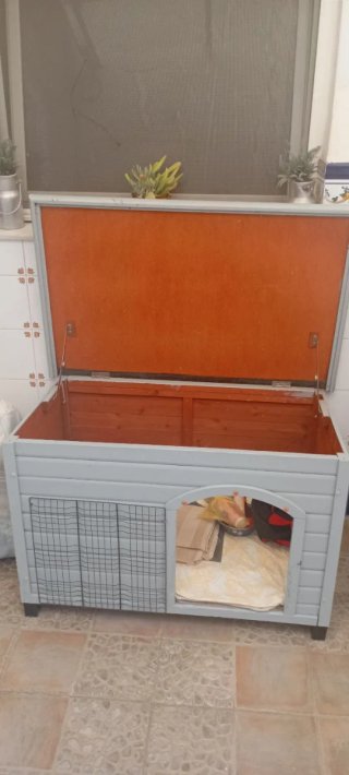 Cabaña para perro gris