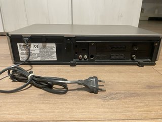 Reproductor VHS Sharp VC-FH70