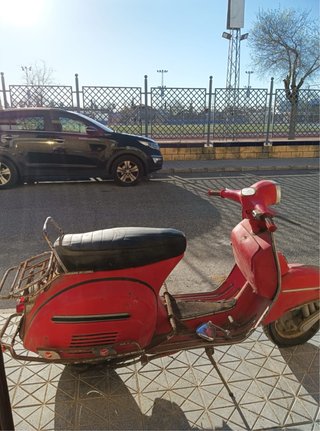 Vespa 160 Roja - Clásica Scooter 1969