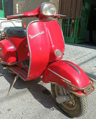 Vespa 160 Roja - Clásica Scooter 1969