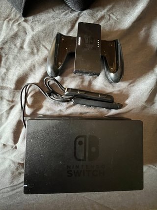 Nintendo Switch con 2 maletines y accesorios