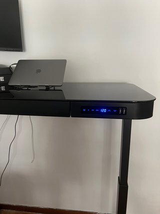 Mesa de trabajo elevable cristal y metal