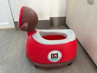 Moto Vespa para niños roja