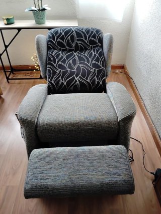 Sillón reclinable eléctrico gris