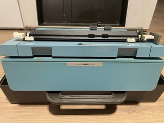 Máquina de escribir Olivetti Studio 46