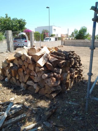 Leña de pino para chimenea