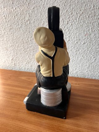 Estatua de cámara de cine antigua