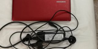 Samsung portátil rojo