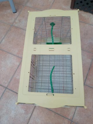 Jaula grande para pájaros beige y verde