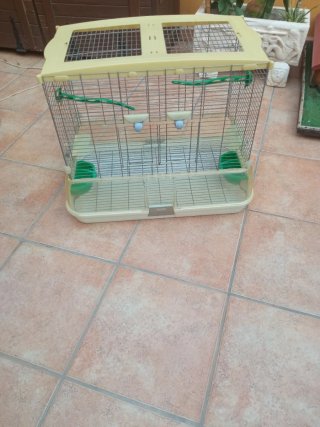 Jaula grande para pájaros beige y verde