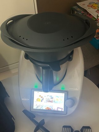 Thermomix TM6 con accesorios y bolsa