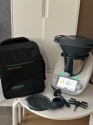 Thermomix TM6 con accesorios y bolsa