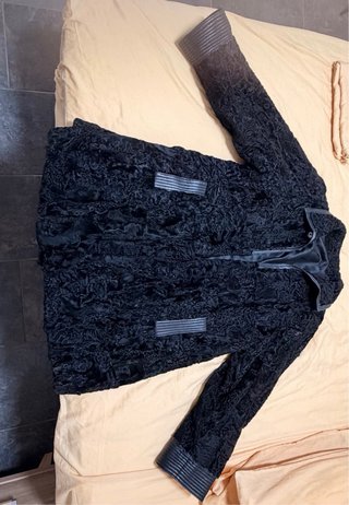 Abrigo Piel Astracán Negro talla L ( 40-42)