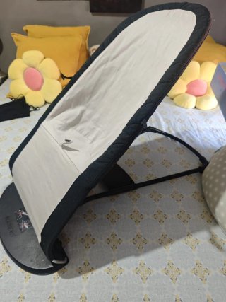 Amaca Babybjorn con funda estrellas de regalo.