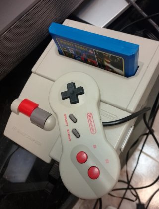 Nintendo Famicom AV HVC-101 Consola