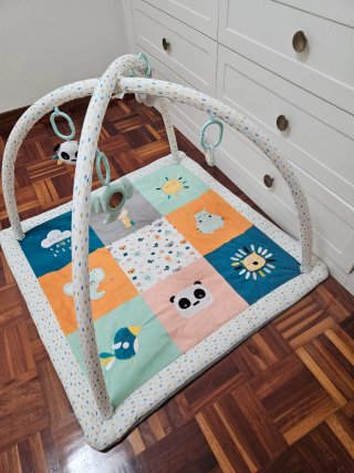Gimnasio para bebés y manta de juegos