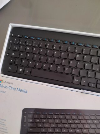 Teclado Microsoft All-in-One Media Inalámbrico