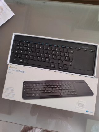 Teclado Microsoft All-in-One Media Inalámbrico