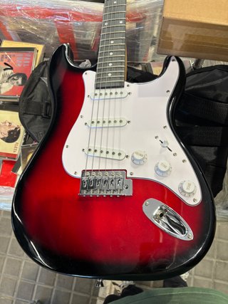 Guitarra Eléctrica OQAN OGE-STARTER RDS