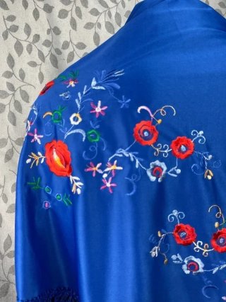 Mantón Flamenco Grande Flores Bordadas