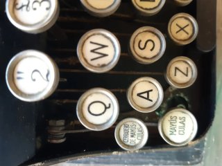 Máquina de escribir Remington Portable #7377