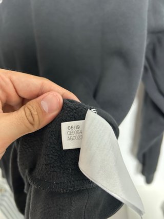 Sudadera Adidas Negra con Rayas Blancas