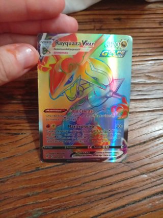 Carta Pokémon Rayquaza VMAX Rainbow Rare