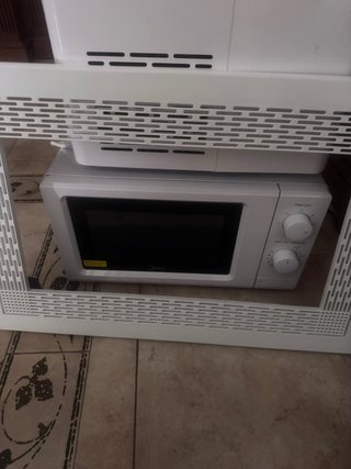 Microondas Midea con marco