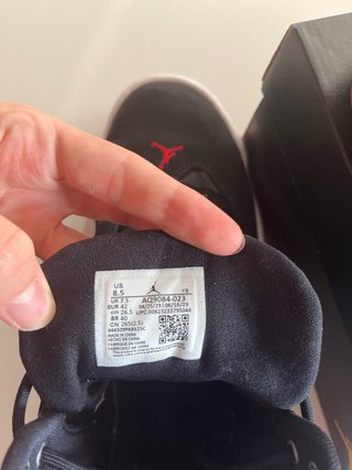 Zapatillas Jordan Max Aura Negras y Rojas