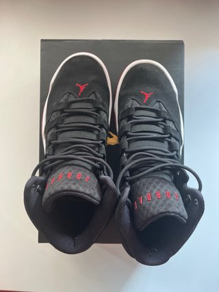 Zapatillas Jordan Max Aura Negras y Rojas