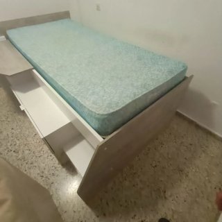 Cama 90 con escritorio y cajones