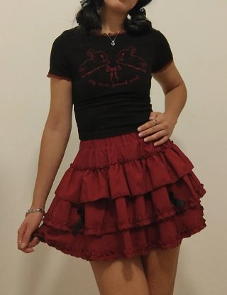 Camiseta Coquette con Encaje y Bordado