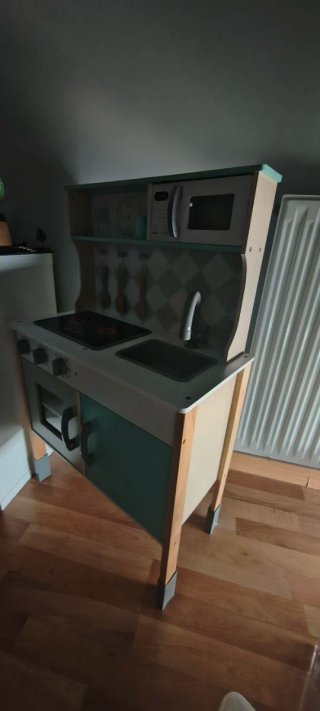Cocinita de madera para niños
