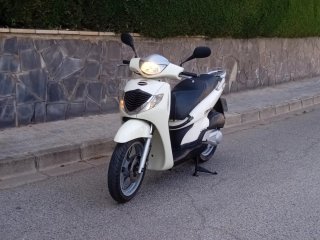 Honda SH 125i Scooter Blanca