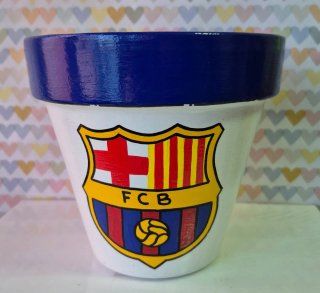 Macetas artesanales FCB pintadas a mano