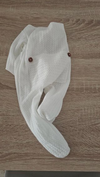 Ropita de bebé blanca