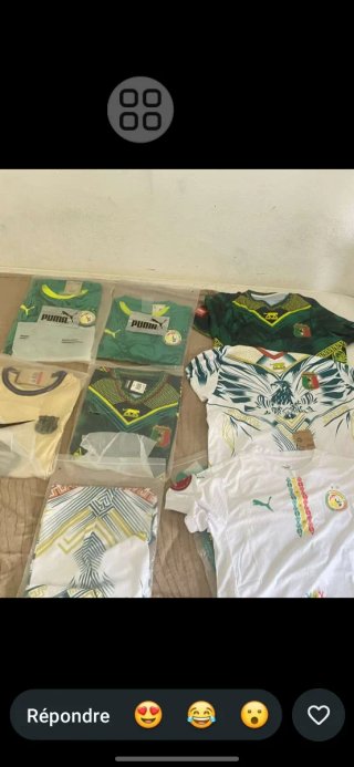 Camisetas deportivas Puma verdes