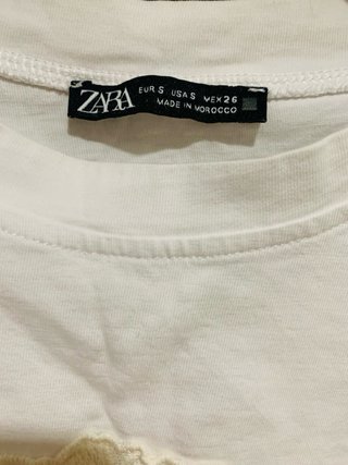 Camiseta blanca con encaje