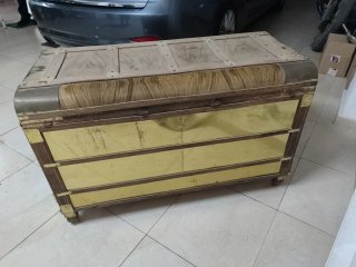 Baúl vintage madera y metal