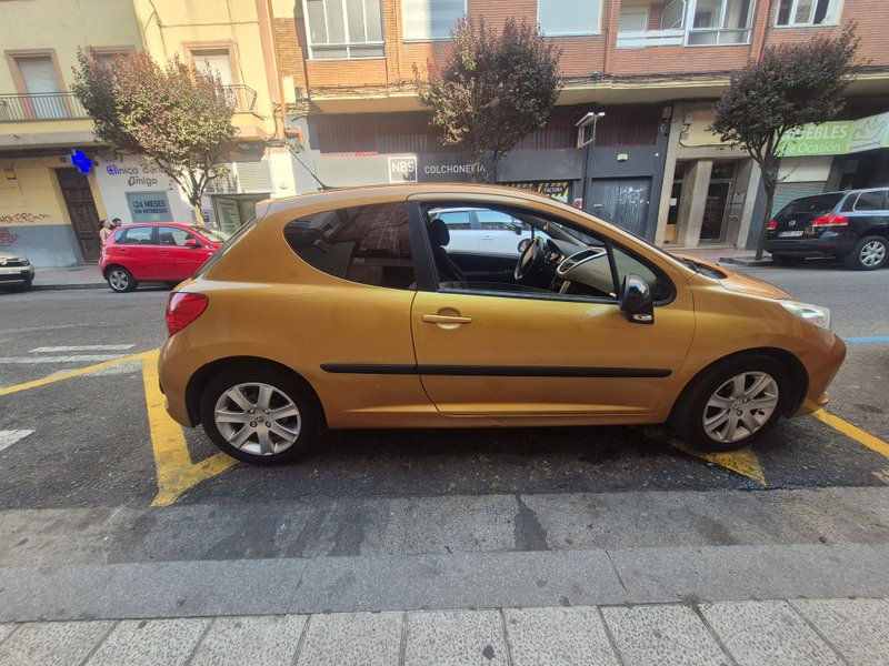 Peugeot 207 2007 - foto 1