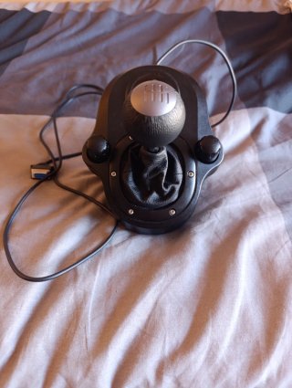 Volante Logitech G29 + Shifter+ auriculares