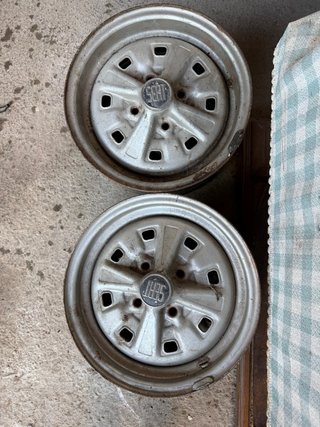 Cuatro llantas seat 1430