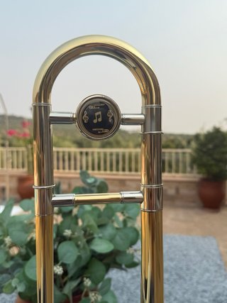Trombon nuevo sin estrenar.